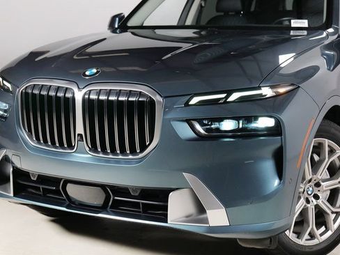 Used 2023 BMW X7 xDrive40i w/ Premium Package AWD/4WD image 32