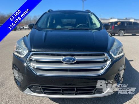 Used 2017 Ford Escape SE w/ Equipment Group 201A image 9