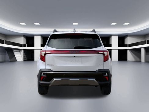 New 2025 Kia Seltos X-Line image 5
