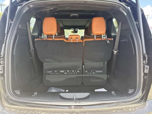 New 2026 Chrysler Pacifica Pinnacle image 8
