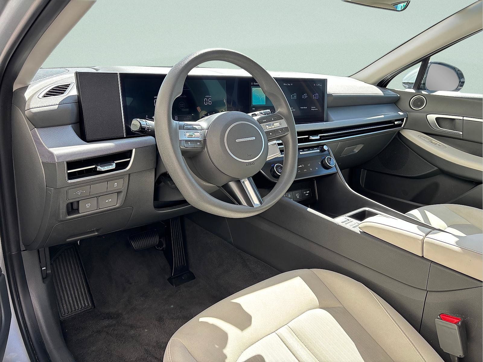 Used 2025 Hyundai Sonata SEL FWD image 13