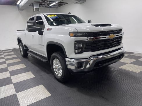 Used 2024 Chevrolet Silverado 2500 LT image 6