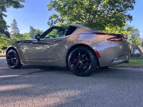 Used 2023 MAZDA MX-5 Miata Grand Touring RWD image 4