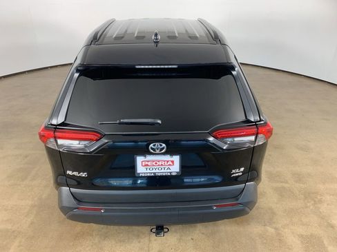 Used 2022 Toyota RAV4 XLE AWD/4WD image 10