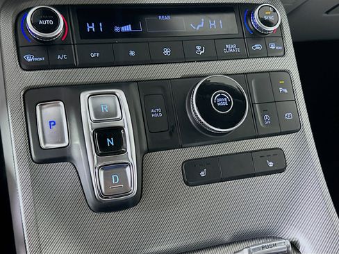 Used 2024 Hyundai Palisade SEL image 25