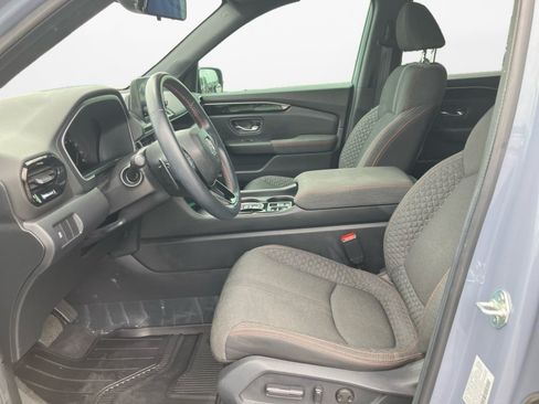 Used 2023 Honda Pilot Sport image 16