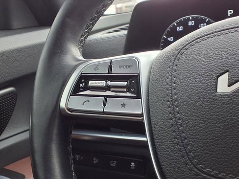 Used 2024 Kia Telluride SX w/ Towing Package image 18