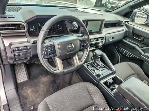 Used 2025 Toyota 4Runner SR5 AWD/4WD image 7