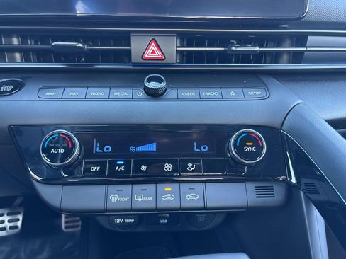 Used 2026 Hyundai Elantra SEL FWD image 22