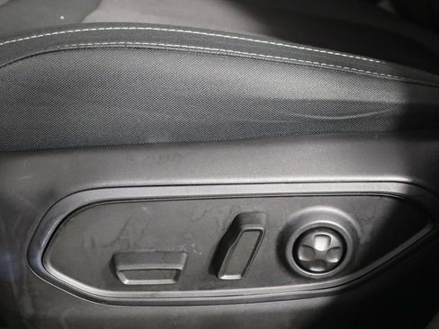 Used 2024 Jeep Grand Cherokee Laredo X RWD image 23