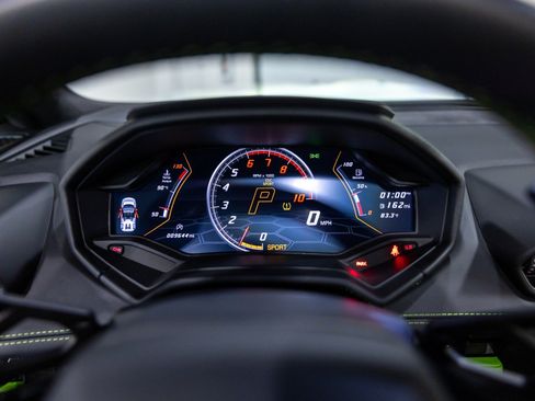 Used 2023 Lamborghini Huracan EVO AWD/4WD image 44