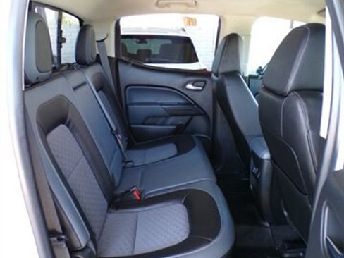 Used 2021 Chevrolet Colorado Z71 w/ Safety Package AWD/4WD image 26