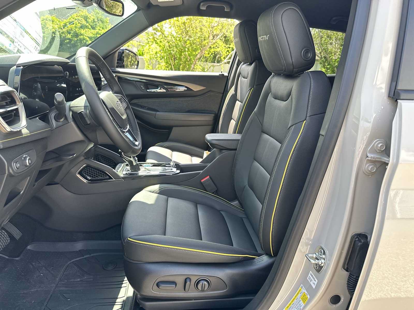 New 2026 Chevrolet TrailBlazer ACTIV w/ Convenience Package FWD image 2