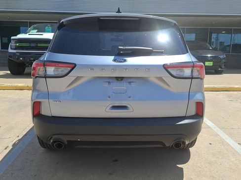 Used 2022 Ford Escape SE w/ SE Sport Appearance Package FWD image 9