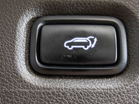 Used 2020 Hyundai Santa Fe SEL w/ Convenience Package image 40