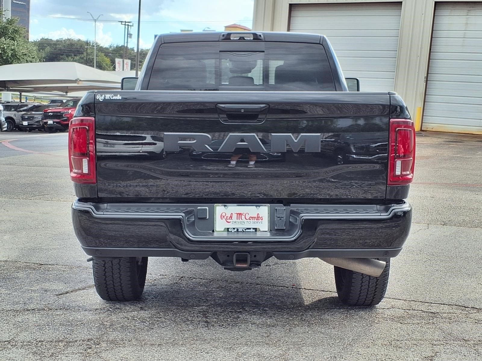 Used 2025 RAM 3500 Limited AWD/4WD image 7