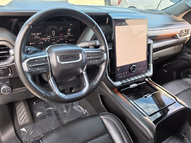 Used 2025 GMC Yukon XL Denali AWD/4WD image 11