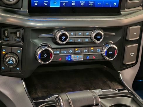 Used 2023 Ford F150 Lariat w/ Trailer Tow Package AWD/4WD image 19