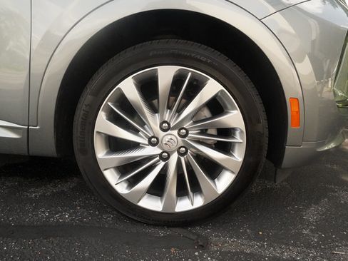 Used 2024 Buick Envision Avenir AWD/4WD image 34