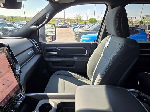 New 2026 RAM 2500 Big Horn AWD/4WD image 24