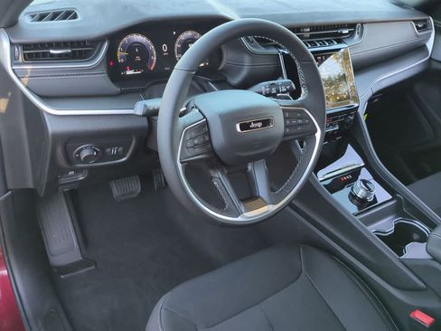 New 2025 Jeep Grand Cherokee Laredo w/ Luxury Tech Group I RWD image 10