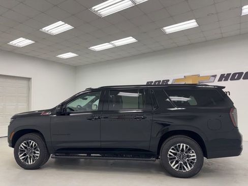 New 2026 Chevrolet Suburban Z71 w/ Z71 Off-Road Package AWD/4WD image 8