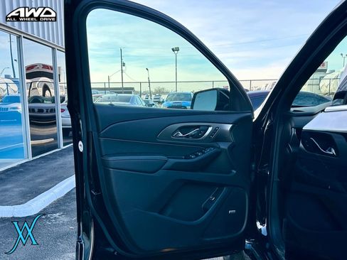 Used 2022 Chevrolet Traverse Premier w/ LPO, Floor Liner Package AWD/4WD image 11