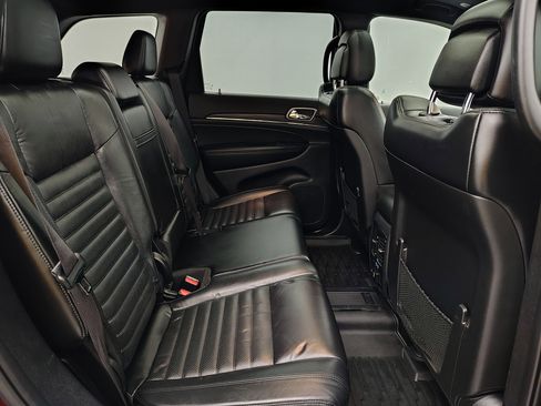 Used 2019 Jeep Grand Cherokee Limited X image 32
