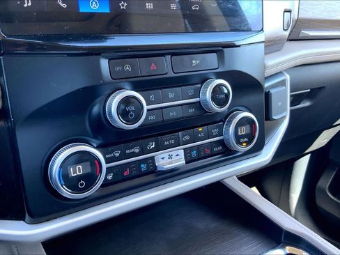 Used 2024 Ford Expedition Max Limited image 35