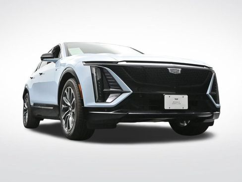 Used 2025 Cadillac Lyriq Sport AWD/4WD image 30