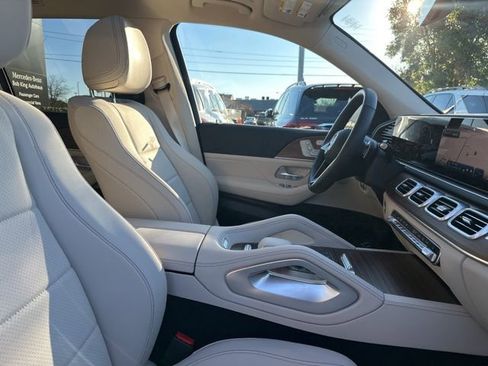 Used 2026 Mercedes-Benz GLS 450 4MATIC image 37