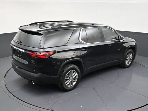 Used 2023 Chevrolet Traverse LT FWD image 17