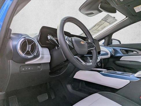 New 2026 Chevrolet Equinox EV LT image 9