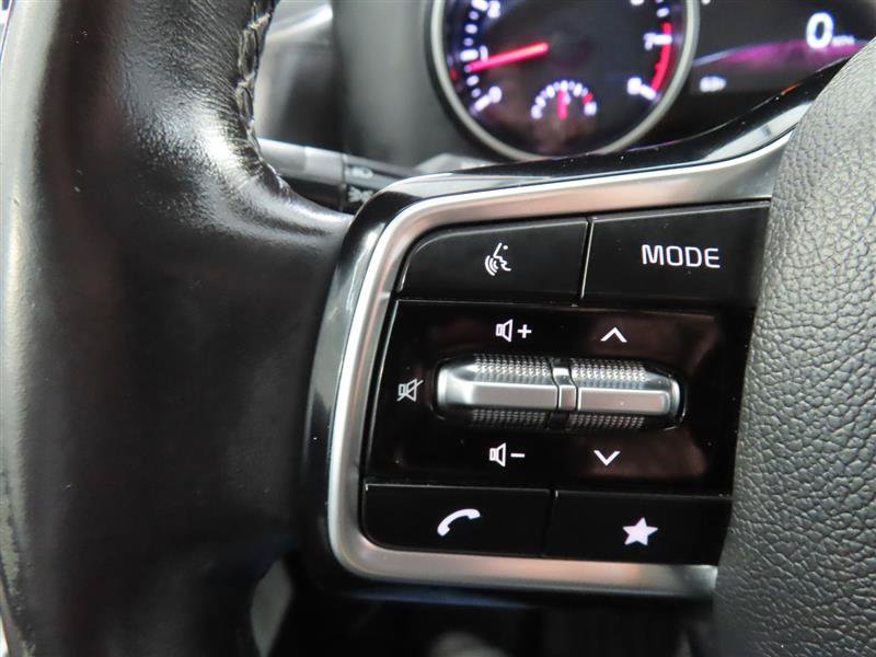 Used 2023 Kia Carnival LX FWD image 22