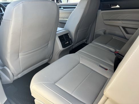 Used 2021 Volkswagen Atlas SE w/ Panoramic Sunroof Package FWD image 15