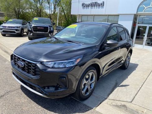 Used 2023 Ford Escape ST-Line w/ Tech Pack #1 AWD/4WD image 10