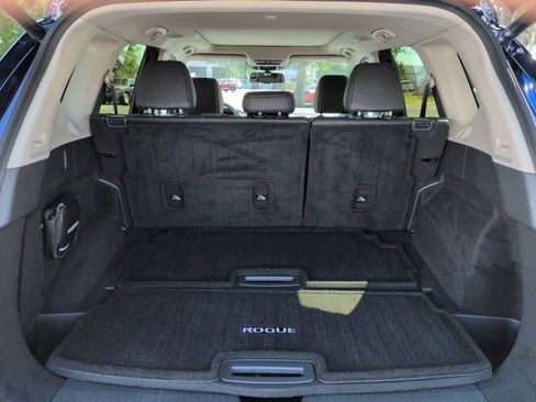Certified 2025 Nissan Rogue SL w/ SL Premium Package FWD image 13