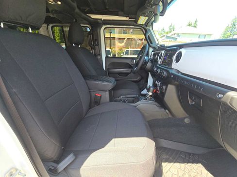 Used 2023 Jeep Wrangler Unlimited Rubicon 4xe w/ Cold Weather Group AWD/4WD image 11