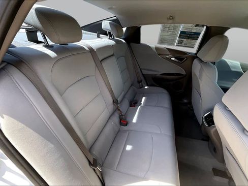 Used 2021 Chevrolet Malibu LT FWD image 19