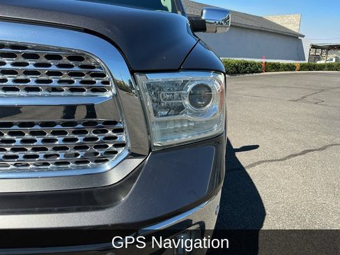 Used 2018 RAM 1500 Laramie w/ Convenience Group AWD/4WD image 3