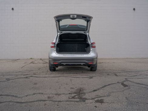 Used 2020 Nissan Rogue Sport SV w/ All-Weather Package AWD/4WD image 14