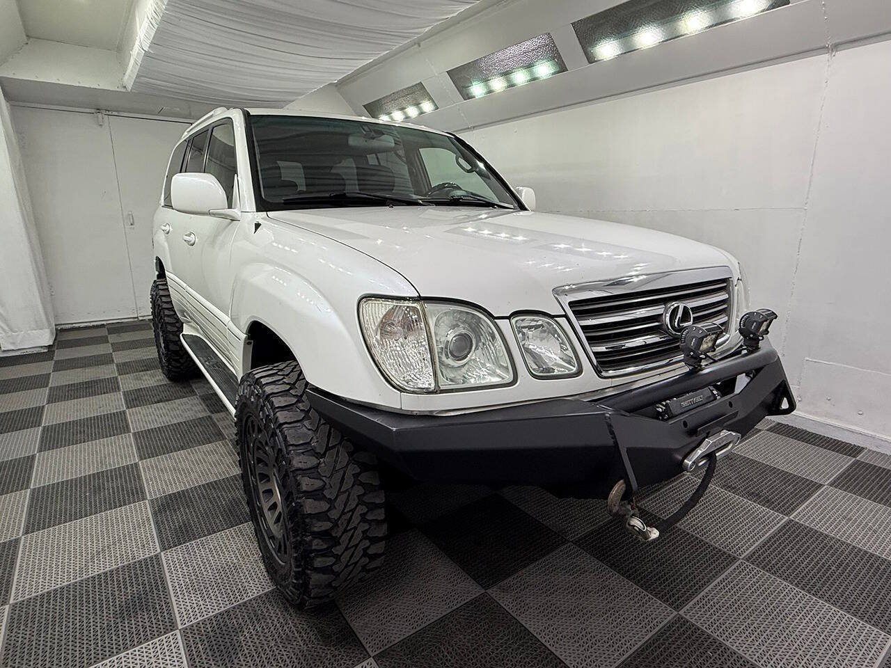 Used 2004 Lexus LX 470 4WD image 2