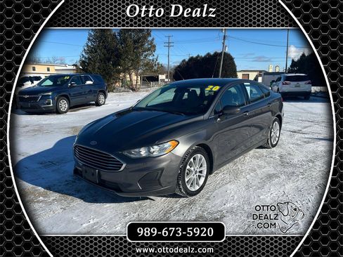 Used 2020 Ford Fusion SE image 1