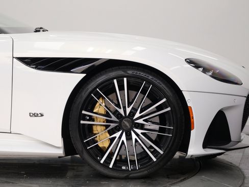 Used 2022 Aston Martin DBS Superleggera Volante RWD image 57