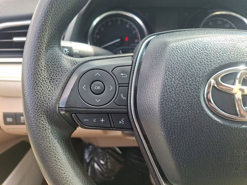 Used 2018 Toyota Camry LE FWD image 20