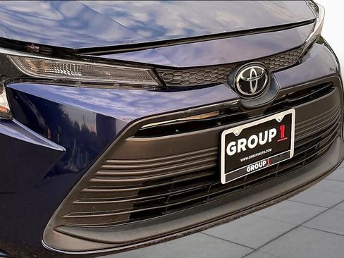 Used 2024 Toyota Corolla LE FWD image 28