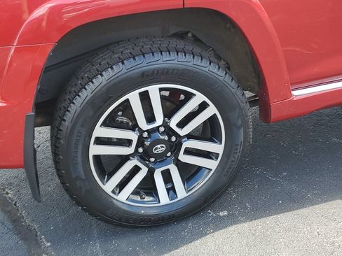 Used 2024 Toyota 4Runner Limited AWD/4WD image 5