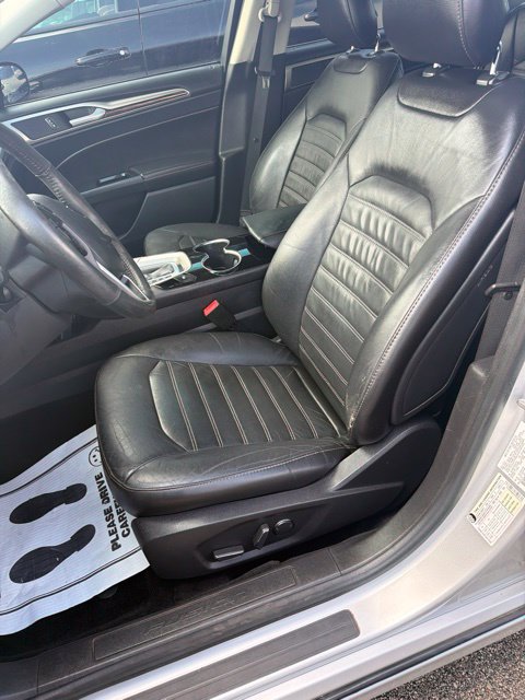 Used 2014 Ford Fusion SE w/ Equipment Group 202A FWD image 11
