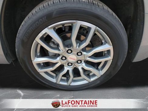 Used 2024 GMC Terrain Denali w/ Denali Premium Package AWD/4WD image 34