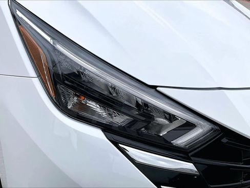 New 2025 Nissan Versa S image 18